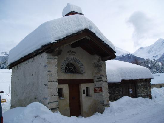 sardières et sa chapelle sainte barbe